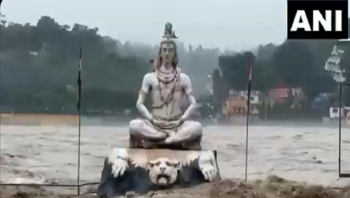 Rishikesh: ಉಕ್ಕಿ ಹರಿಯುತ್ತಿರುವ ಗಂಗೆ; ಮುಳುಗಡೆಯ ಭೀತಿಯಲ್ಲಿ ಶಿವನ ವಿಗ್ರಹ! ಭಯಾನಕ Video
