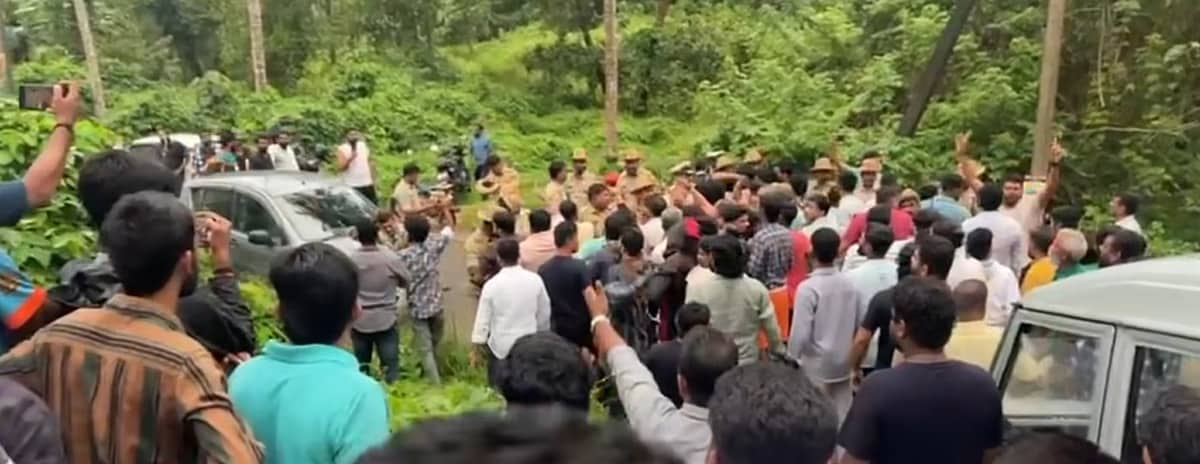 ಧರ್ಮಸ್ಥಳ: ಯೂಟ್ಯೂಬರ್ಗಳ ಮೇಲೆ ದಾಳಿ; ನಾಲ್ವರ ವಿರುದ್ಧ ಕೇಸು, ಎರಡು ಪ್ರತ್ಯೇಕ FIR ದಾಖಲು