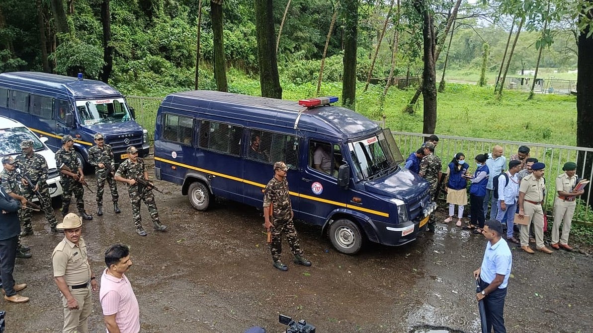 ಧರ್ಮಸ್ಥಳ ಪ್ರಕರಣ: ಜೀವ ಬೆದರಿಕೆಯಿದೆ, ಗನ್ ಮ್ಯಾನ್-ಭದ್ರತೆ ಒದಗಿಸಿ; SIT ಗೆ ದೂರುದಾರ ವ್ಯಕ್ತಿ ಮನವಿ