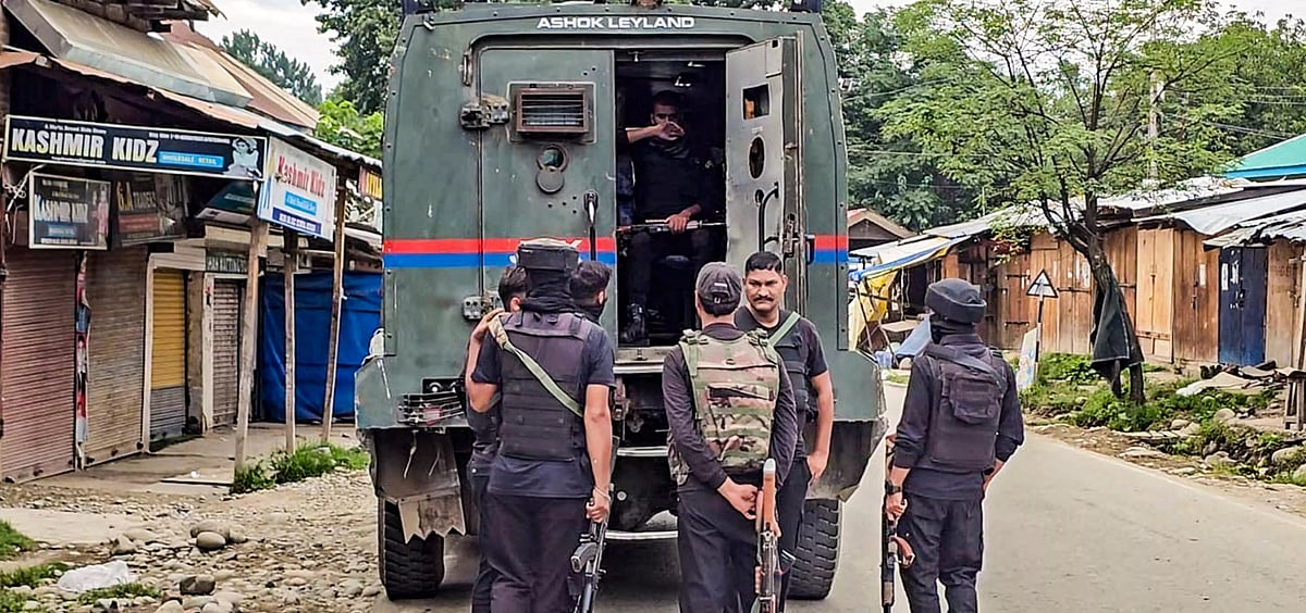 ಕುಲ್ಗಾಮ್ ಎನ್ಕೌಂಟರ್ 9ನೇ ದಿನ: ಇಬ್ಬರು ಸೈನಿಕರು ಹುತಾತ್ಮ