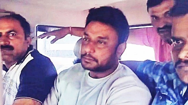 ಜೈಲಿನಲ್ಲೇ ಆತ್ಮಹತ್ಯೆಗೆ ಯತ್ನಿಸಿದ್ರಾ ನಟ ದರ್ಶನ್?: ಪರಪ್ಪನ ಅಗ್ರಹಾರದ ಸುತ್ತಮುತ್ತ ಉದ್ವಿಗ್ನ ಪರಿಸ್ಥಿತಿ!
