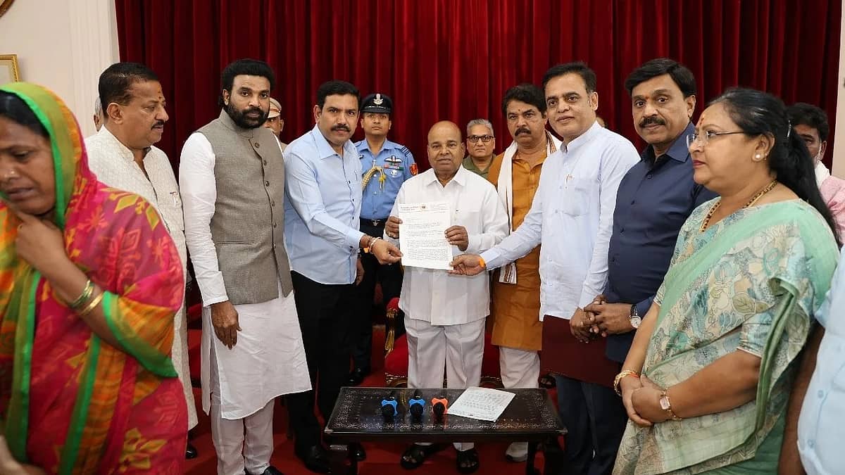 Smart meter ಹಗರಣ: ರಾಜ್ಯಪಾಲರ ಭೇಟಿಯಾದ BJP; ಪ್ರಾಸಿಕ್ಯೂಷನ್ಗೆ ಅನುಮೋದನೆ ನೀಡುವಂತೆ ಮನವಿ