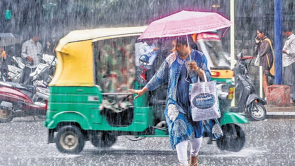 ಬೆಂಗಳೂರಿನಲ್ಲಿ ವಾರಾಂತ್ಯದವರೆಗೂ ಭಾರೀ ಮಳೆ: Yellow ಅಲರ್ಟ್ ಘೋಷಣೆ