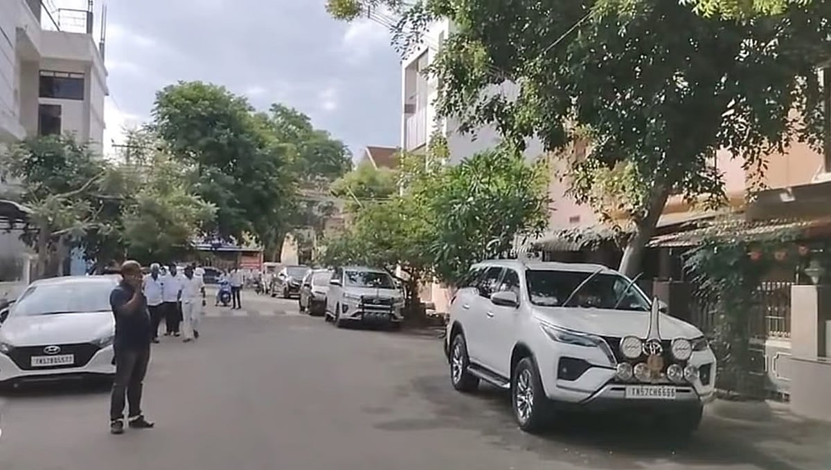 ತಮಿಳುನಾಡು ಸಚಿವ ಪೆರಿಯಸಾಮಿ, ಅವರ ಪುತ್ರ ಡಿಎಂಕೆ ಶಾಸಕ ಸೆಂಥಿಲ್ ಕುಮಾರ್ ಮನೆ ಸೇರಿ ಹಲವು ಕಡೆ ED ದಾಳಿ