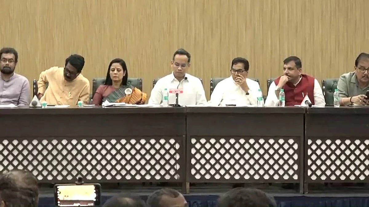 ನಿನ್ನೆ ನಾವು ನಮ್ಮ CEC ಯನ್ನು ಹುಡುಕುತ್ತಿದ್ದೆವು, ನಮಗೆ ಹೊಸ ಬಿಜೆಪಿ ವಕ್ತಾರರು ಸಿಕ್ಕರು: ECI ಮುಖ್ಯಸ್ಥರ ವಿರುದ್ಧ ಪ್ರತಿಪಕ್ಷಗಳ ಟೀಕೆ