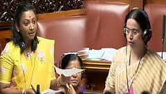 ಅನಾಥ ಮಕ್ಕಳಿಗೆ ಶಿಕ್ಷಣದಲ್ಲಿ ಮೀಸಲಾತಿ: ವಿಧಾನಸಭೆಯಲ್ಲಿ Congress ಶಾಸಕಿ ನಯನಾ ಮೋಟಮ್ಮ- ಸಚಿವೆ ಲಕ್ಷ್ಮೀ ಹೆಬ್ಬಾಳ್ಕರ್ ಜಟಾಪಟಿ!