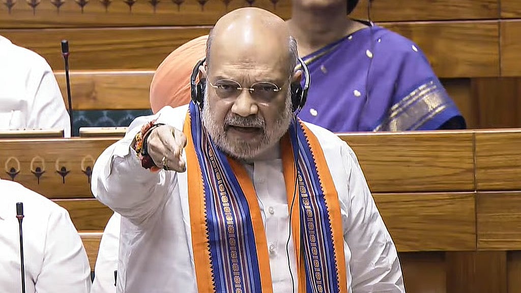 Lok Sabha: PM, CM, ಸಚಿವರ ಬಂಧನವಾದರೆ ಪದಚ್ಯುತಿ ಮಸೂದೆ ಮಂಡನೆ: ಬಿಲ್ ಪ್ರತಿ ಹರಿದು ಅಮಿತ್ ಶಾ ಮೇಲೆ ಎಸೆದ ವಿಪಕ್ಷ ಸದಸ್ಯರು; Video