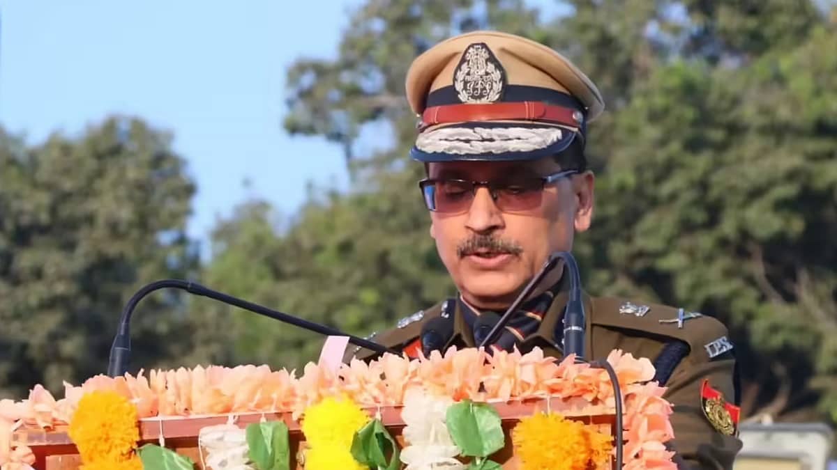ದೆಹಲಿ ಸಿಎಂ ರೇಖಾ ಗುಪ್ತಾ ಮೇಲೆ ಹಲ್ಲೆ ಬೆನ್ನಲ್ಲೇ ಪೊಲೀಸ್ ಆಯುಕ್ತರ ಬದಲಾವಣೆ