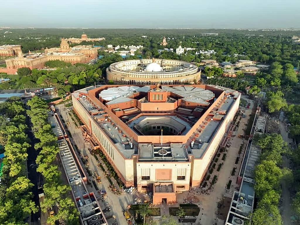 ಸಂಸತ್ ಭವನದಲ್ಲಿ ಮತ್ತೊಂದು ಭದ್ರತಾ ವೈಫಲ್ಯ: ಗೋಡೆ ಏರಲು ಯತ್ನಿಸಿದ 20 ವರ್ಷದ ಯುವಕನ ಬಂಧನ