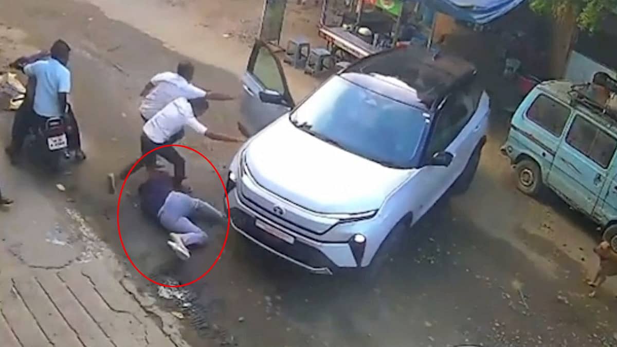 Video: ಡೋರ್ ತೆರೆಯುತ್ತಿದ್ದಂತೆಯೇ ಹಿಂದಕ್ಕೆ ಚಲಿಸಿದ Harrier EV, ಚಕ್ರಕ್ಕೆ ಸಿಲುಕಿ ವ್ಯಕ್ತಿ ಸಾವು; ಟಾಟಾ ಸಂಸ್ಥೆ ಹೇಳಿದ್ದೇನು?