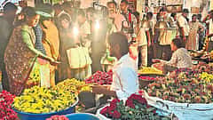 KR Market ಬೀದಿ ಬದಿ ವ್ಯಾಪಾರಿಗಳ ಒಕ್ಕಲೆಬ್ಬಿಸದಿರಿ: GBAಗೆ ಹೈಕೋರ್ಟ್ ಖಡಕ್ ಸೂಚನೆ
