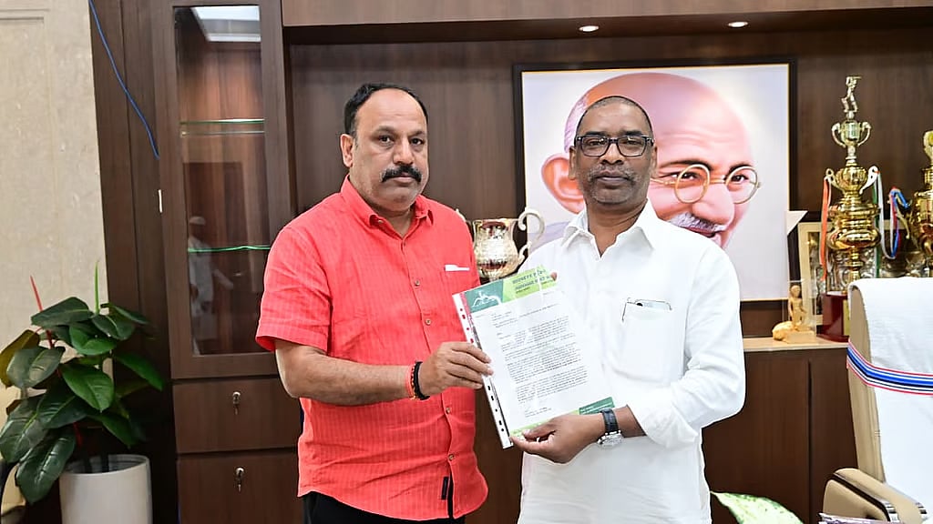 ಶಿಬು ಸೊರೇನ್ 'ರಾಜ್ಯದ ಪಿತಾಮಹ' ಎಂದು ಘೋಷಿಸುವಂತೆ ಜೆಎಂಎಂ ಆಗ್ರಹ