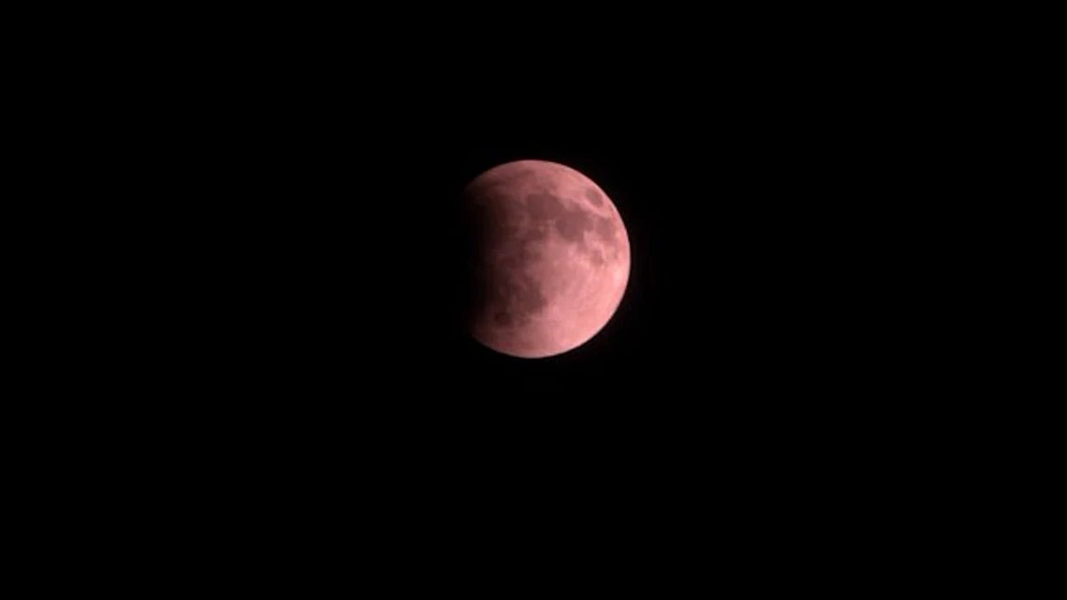 ಬಾನಂಗಳದಲ್ಲಿ 'Blood Moon': ಅಪರೂಪದ ಸಂಪೂರ್ಣ ಚಂದ್ರ ಗ್ರಹಣ ಗೋಚರ