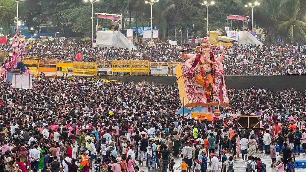 Mumbai: ಗಣೇಶ ಮೂರ್ತಿ ವಿಸರ್ಜನೆ ಮೆರವಣಿಗೆ ವೇಳೆ ವಿದ್ಯುತ್ ಸ್ಪರ್ಶ; ಓರ್ವ ಸಾವು, ಐವರಿಗೆ ಗಾಯ