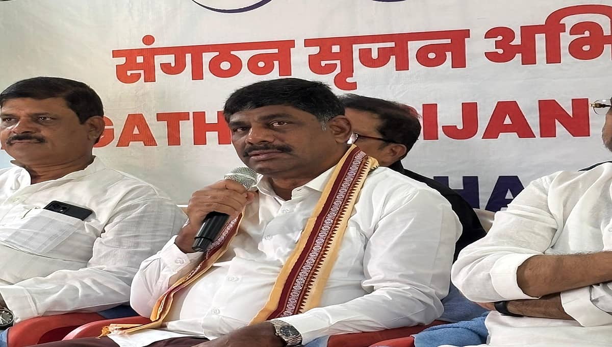 ಡಬಲ್ ಎಂಜಿನ್ ಸರ್ಕಾರದ ವೈಫಲ್ಯಗಳನ್ನು ಜನರ ಮುಂದಿಡುತ್ತೇವೆ; ಪಕ್ಷದ ಬಲವರ್ಧನೆಗೆ 'ಸಂಘಟನ್ ಶ್ರೀ ಜನ್ ಅಭಿಯಾನ್: ಡಿ.ಕೆ ಸುರೇಶ್