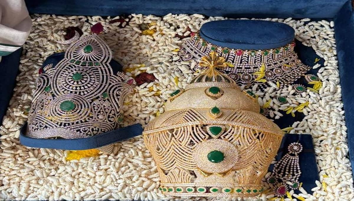 ಕೊಲ್ಲೂರು ಮೂಕಾಂಬಿಕಾ ದೇವಿಗೆ 4 ಕೋಟಿ ರೂ ಮೌಲ್ಯದ ವಜ್ರದ ಕಿರೀಟ ಅರ್ಪಿಸಿದ ಸ್ವರ ಮಾಂತ್ರಿಕ ಇಳಯರಾಜ