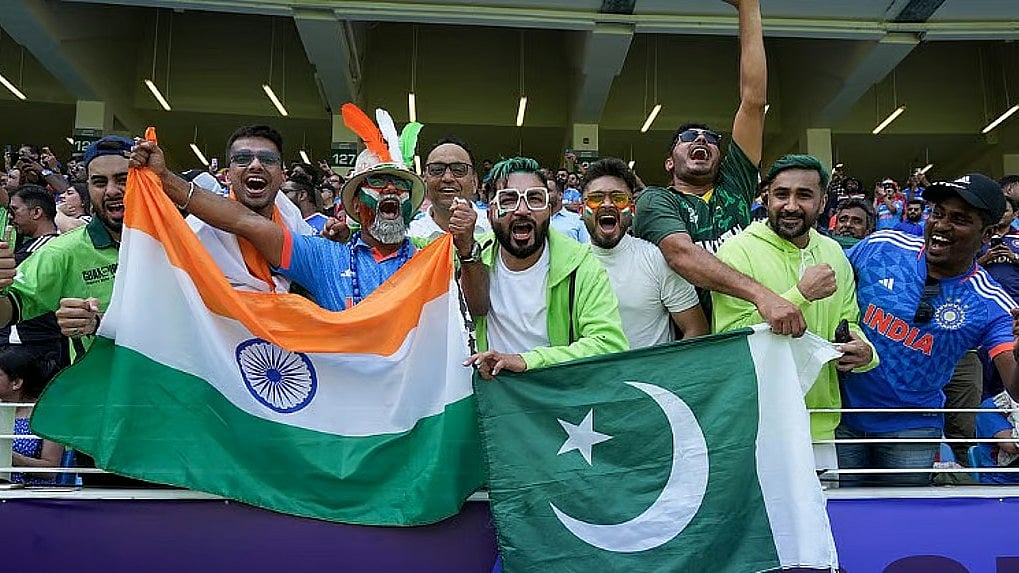 Asia Cup 2025: ನಾಳೆ ಬದ್ಧ ವೈರಿಗಳ ನಡುವೆ ಕಾದಾಟ; ಭಾರತ-ಪಾಕಿಸ್ತಾನಕ್ಕೆ ವಾಸಿಂ ಅಕ್ರಮ್ ಹೇಳಿದ್ದು ಏನು?