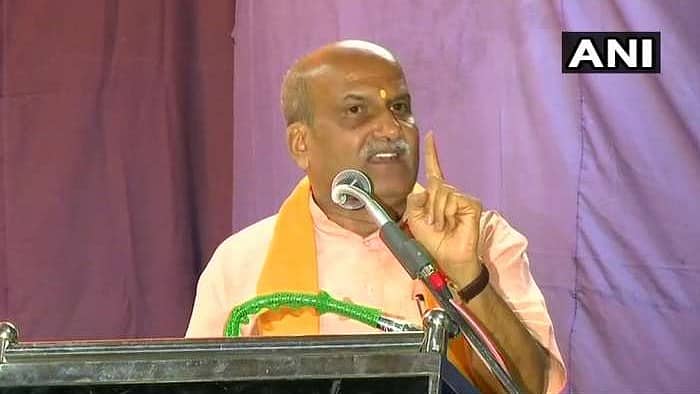 ದಾವಣಗೆರೆ: ಹಿಂದೂ ದೇವರಿಗೆ ಅವಮಾನ ಮಾಡಿದವರ ಮನೆಗಳಿಗೆ ನುಗ್ಗಿ ಹೊಡಿತೀವಿ- ಪ್ರಮೋದ್ ಮುತಾಲಿಕ್