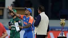Asia Cup 2025: ಭಾರತ ವಿರುದ್ಧ ಟಾಸ್ ಗೆದ್ದ ಪಾಕಿಸ್ತಾನ ಬ್ಯಾಟಿಂಗ್ ಆಯ್ಕೆ; ಟಾಸ್ ವೇಳೆ ನಾಯಕರ ಹಸ್ತಲಾಘವವಿಲ್ಲ!