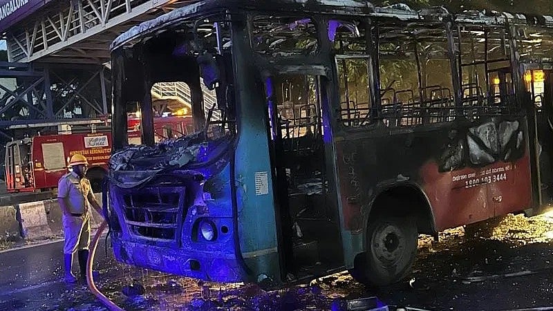 Bengaluru: 75 ಪ್ರಯಾಣಿಕರಿದ್ದ BMTC ಬಸ್‌ನಲ್ಲಿ ಭಾರೀ ಬೆಂಕಿ; ಚಾಲಕನ ಸಮಯಪ್ರಜ್ಞೆಯಿಂದ ತಪ್ಪಿದ ಅಪಾಯ!