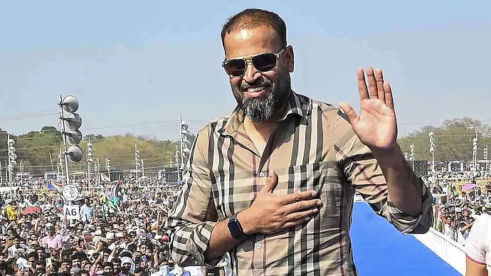 Yusuf Pathan ಭೂಗಳ್ಳ; ಸೆಲೆಬ್ರಿಟಿ ಆದರೇನು ಕ್ರಮಕೈಗೊಳ್ಳಿ: ಗುಜರಾತ್ ಹೈಕೋರ್ಟ್ ಮಹತ್ವದ ತೀರ್ಪು