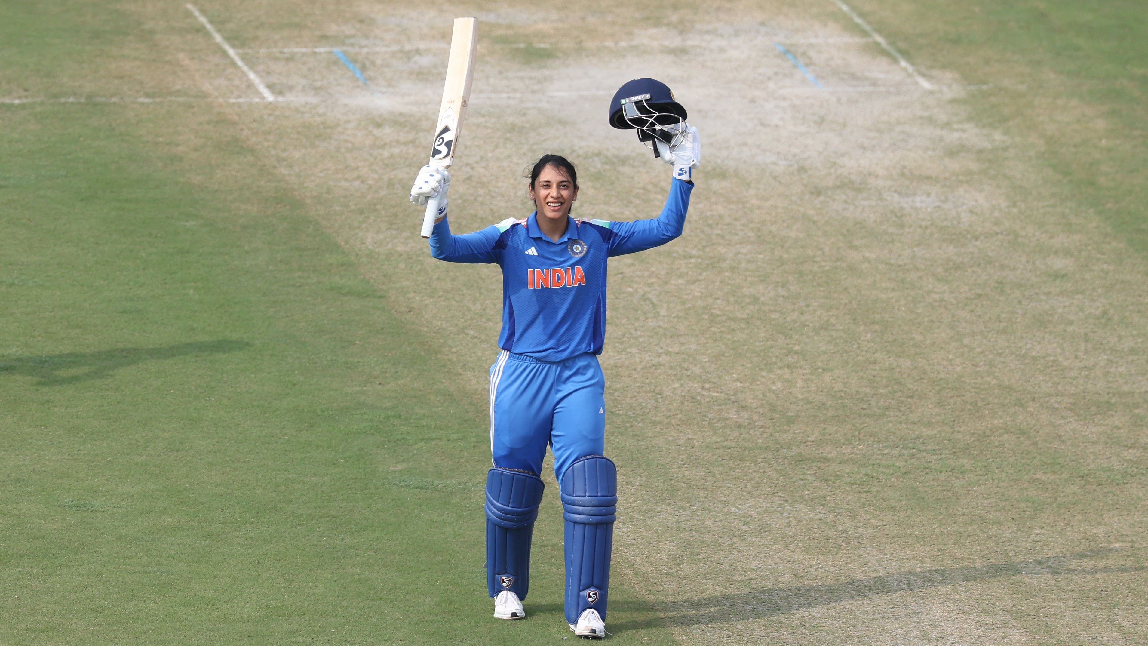 India vs Australia: ಪ್ರಬಲ ಆಸಿಸ್ ವಿರುದ್ಧ Smriti Mandhana ಭರ್ಜರಿ ಬ್ಯಾಟಿಂಗ್; ಹಲವು ದಾಖಲೆ ಪತನ; ಮೊದಲ ಆಟಗಾರ್ತಿ!