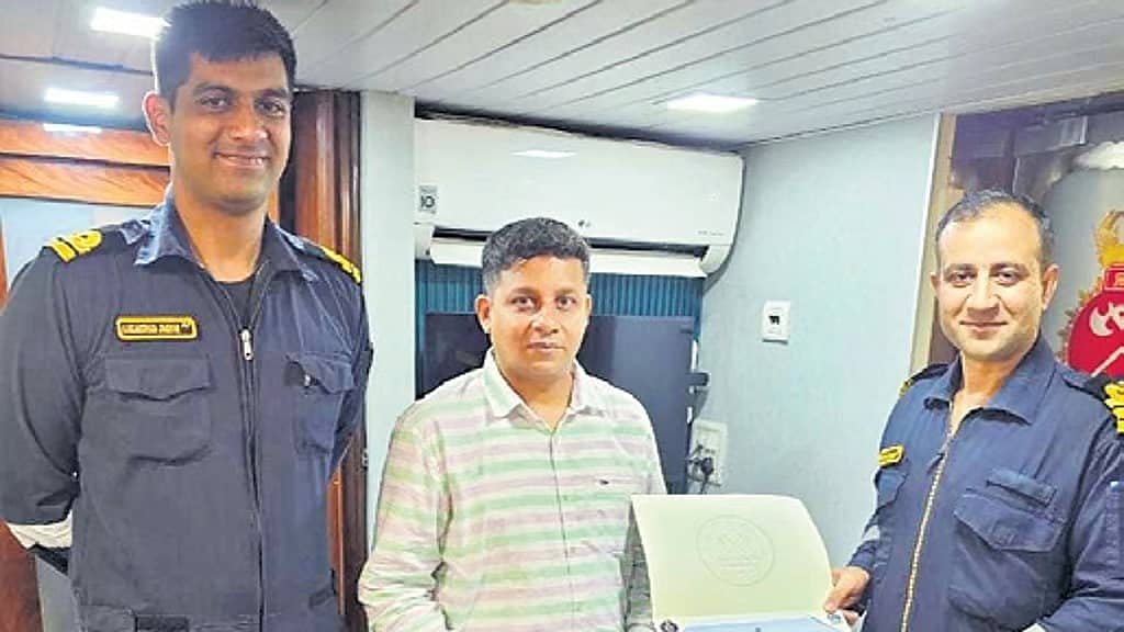 Karwar: ಅಧಿಕಾರಿಯ ಜೀವ ಉಳಿಸಿದ ವ್ಯಕ್ತಿಗೆ ನೌಕಾಪಡೆ ಸನ್ಮಾನ!