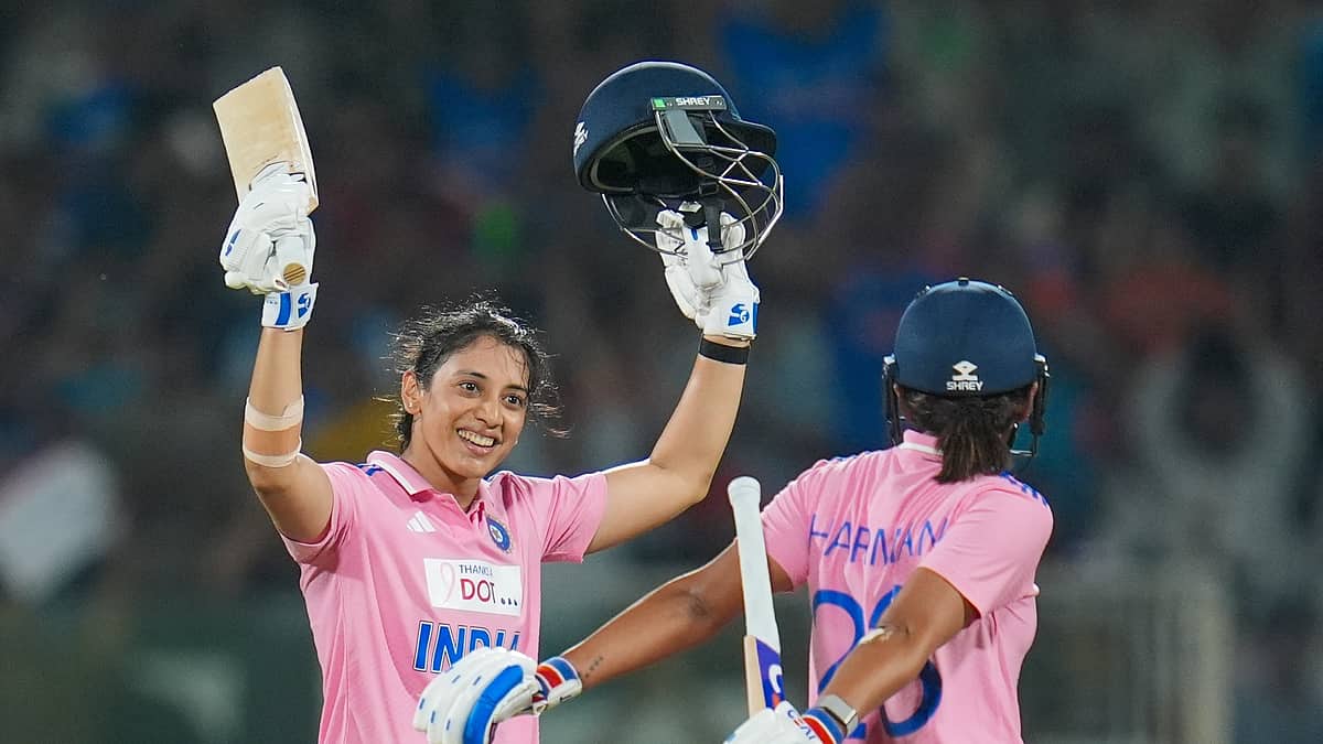 ವೇಗದ ಶತಕ ಸಿಡಿಸುವ ಮೂಲಕ Virat Kohli ದಾಖಲೆ ಮುರಿದ ಸ್ಮೃತಿ ಮಂಧಾನ!
