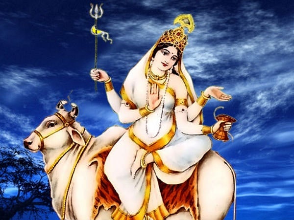 ನವರಾತ್ರಿಯ ಮೊದಲ ದಿನ ಯಾವ ದೇವಿಯ ಆರಾಧನೆ, ಆಚರಣೆ ಹೇಗೆ, ಇಲ್ಲಿದೆ ಮಾಹಿತಿ...