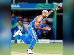 ಭಾರತ vs ಆಸ್ಟ್ರೇಲಿಯಾ ಏಕದಿನ ಸರಣಿಗೂ ಮುನ್ನ ಟೀಂ ಇಂಡಿಯಾಗೆ ಆಘಾತ; ಆಲ್ರೌಂಡರ್ ಹಾರ್ದಿಕ್ ಪಾಂಡ್ಯ ಔಟ್?