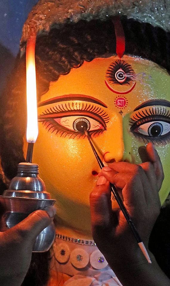 ದುರ್ಗಾ ಪೂಜೆ 2025: ಕೋಲ್ಕತ್ತಾದಾದ್ಯಂತ ನೋಡಲೇಬೇಕಾದ ಪೆಂಡಾಲ್ಗಳು