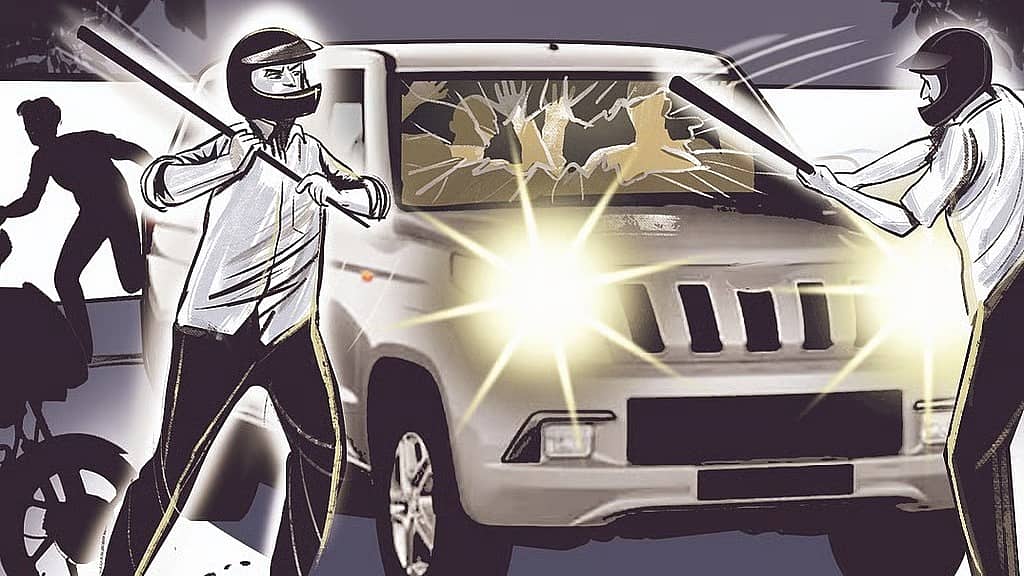 ಬೆಂಗಳೂರಿನಲ್ಲಿ ಪುಂಡರ ಅಟ್ಟಹಾಸ: ಸಿಕ್ಕಸಿಕ್ಕ ವಾಹನಗಳಿಗೆ ಅಡ್ಡಹಾಕಿ ಲಾಂಗ್ ತೋರಿಸಿ ಬೆದರಿಕೆ, ಹಣ ವಸೂಲಿ..!