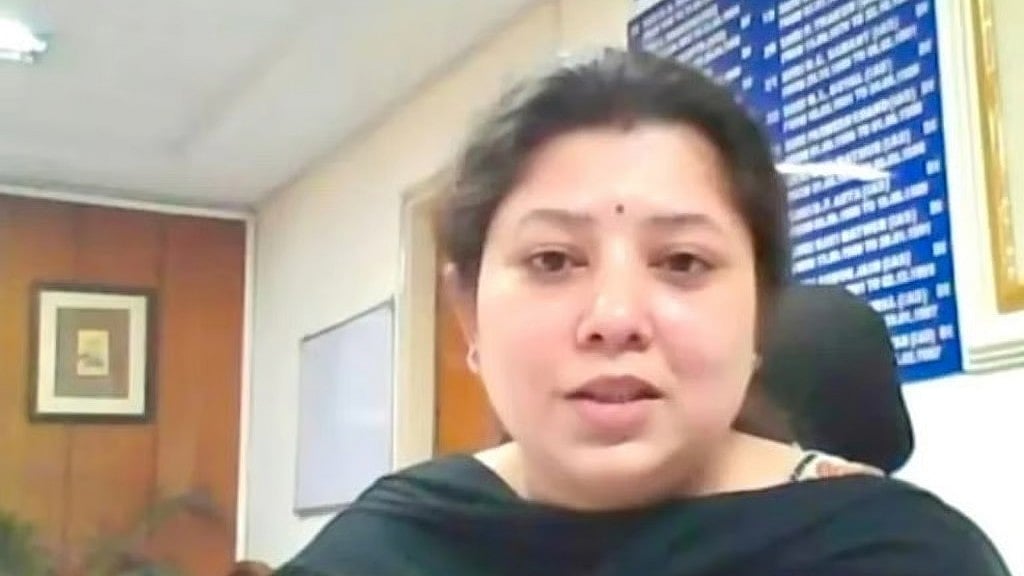ಪ್ರಧಾನಿ ಮೋದಿ ರ‍್ಯಾಲಿ ವೇಳೆ ಆದ ಆ ಒಂದು ತಪ್ಪು: IAS ಅಧಿಕಾರಿ ಅರ್ಚನಾ ಸಿಂಗ್ ಕೆಲಸಕ್ಕೆ ಕುತ್ತು!