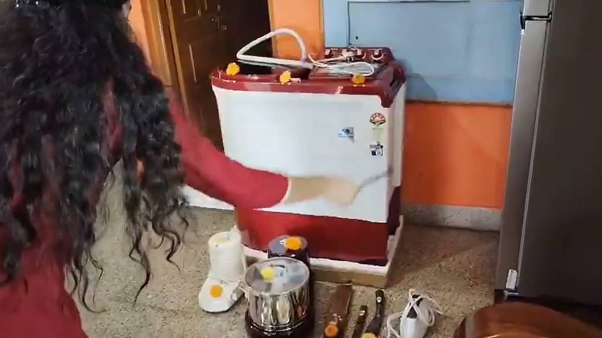ಗೃಹಲಕ್ಷ್ಮಿ ಹಣದಿಂದ ವಾಷಿಂಗ್ ಮಷಿನ್ ಖರೀದಿ: ಮಹಿಳೆಯೊಬ್ಬರ ಸಂಭ್ರಮಕ್ಕೆ ಯೋಜನೆ ಕಾರಣವಾಗಿರುವುದು ಸಾರ್ಥಕ ತರಿಸಿದೆ ಎಂದ ಸಿಎಂ