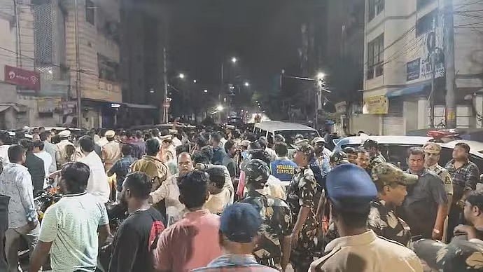 Hyderabad: ದುರ್ಗಾ ಮೂರ್ತಿ ವಿಸರ್ಜನಾ ಮೆರವಣಿಗೆ ವೇಳೆ ಮೊಟ್ಟೆ ಎಸೆತ; ಕೋಮು ಉದ್ವಿಗ್ನತೆ!