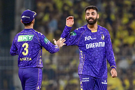 IPL 2026: ಗಾಯಗೊಂಡಿದ್ದರೂ ಫೀಲ್ಡಿಂಗ್ ಮಾಡಿದ ವರುಣ್ ಚಕ್ರವರ್ತಿ; KKR ವಿರುದ್ಧ ಕಿಡಿ; BCCI ಕ್ರಮಕ್ಕೆ ಒತ್ತಾಯ