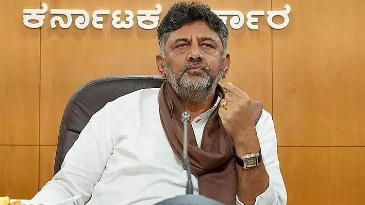 ಅಧಿಕಾರದ ಅಮಲು ನೆತ್ತಿಗೇರಿದೆ, ಚುನಾಯಿತ ಶಾಸಕರನ್ನು ಕರಿಟೋಪಿ MLA ಎಂದು ಸಂಬೋಧಿಸುವುದು ಎಷ್ಟು ಸರಿ?