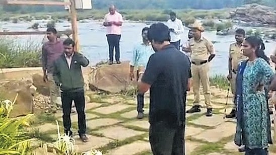 ಕಾವೇರಿ ನದಿ ಪ್ರದೇಶ ಒತ್ತುವರಿ: ಅತಿಕ್ರಮಣದಾರರಿಗೆ ಅಧಿಕಾರಿಗಳ ಶಾಕ್, ಅಕ್ರಮ ರೆಸಾರ್ಟ್ ನೆಲಸಮ..!