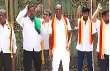 Bigg Boss Kannada season 12: ಬಿಡದಿಯ ಜಾಲಿವುಡ್ ಸ್ಟುಡಿಯೊ ಮುಂದೆ ಕನ್ನಡಪರ ಸಂಘಟನೆ ಪ್ರತಿಭಟನೆ