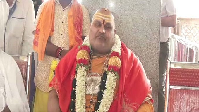 'ಇದೇ ಕೊನೆ, ಇನ್ನೆಂದೂ ಕಾಂಗ್ರೆಸ್ ಅಧಿಕಾರಕ್ಕೆ ಬರಲ್ಲ.. ಕರ್ನಾಟಕ 3 ಭಾಗ, ಭಾರತ 2 ಭಾಗ, ಮೋದಿ ದೇಶದ ರಕ್ಷಾ ಕವಚ': "ಬ್ರಹ್ಮಾಂಡ" ಭವಿಷ್ಯ