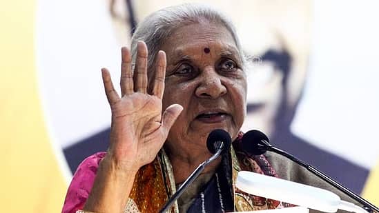 'ಹೆಣ್ಣುಮಕ್ಕಳನ್ನು 50 ತುಂಡುಗಳಾಗಿ ಕತ್ತರಿಸಿದ್ದನ್ನು ನೋಡಿದ್ದೇವೆ, ಲಿವ್-ಇನ್ ಸಂಬಂಧಗಳಿಂದ ದೂರವಿರಿ': ರಾಜ್ಯಪಾಲೆ ಆನಂದಿ ಬೆನ್ ಪಟೇಲ್ ಕಿವಿಮಾತು!
