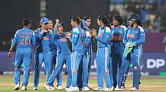 Women World Cup 2025: ಇಂಗ್ಲೆಂಡ್ ವಿರುದ್ಧ ಭಾರತಕ್ಕೆ 4 ರನ್ಗಳ ವಿರೋಚಿತ ಸೋಲು; ಸೆಮಿಸ್ಗಾಗಿ ಕಿವೀಸ್ ಜೊತೆ ಸೆಣೆಸಾಟ!