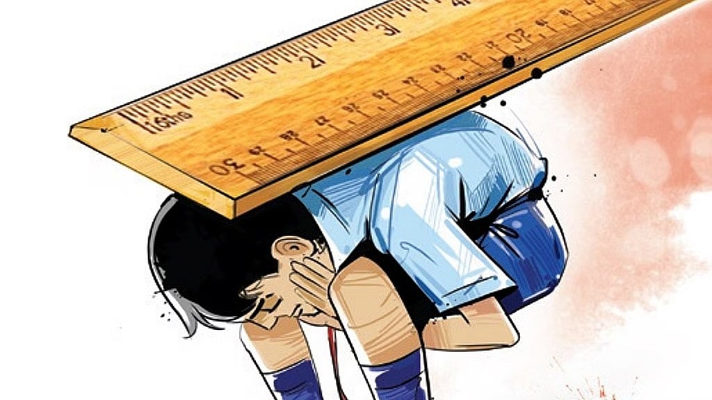 ಶಾಲೆಗೆ ಗೈರು: ವಿದ್ಯಾರ್ಥಿ ಕೂಡಿ ಹಾಕಿ PVC ಪೈಪ್ನಿಂದ ಮನಬಂದಂತೆ ಥಳಿಸಿದ ಪ್ರಾಂಶುಪಾಲ, FIR ದಾಖಲು