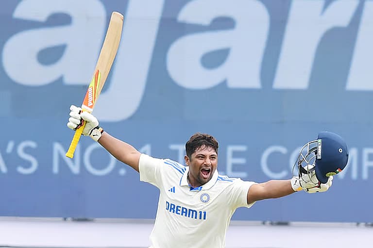 ಬೆಂಗಳೂರಿನಲ್ಲಿ ನ್ಯೂಜಿಲೆಂಡ್ ಮತ್ತು ಭಾರತ ನಡುವಿನ ಟೆಸ್ಟ್ ಪಂದ್ಯದ ಸಮಯದಲ್ಲಿ ಸರ್ಫರಾಜ್ ಖಾನ್.