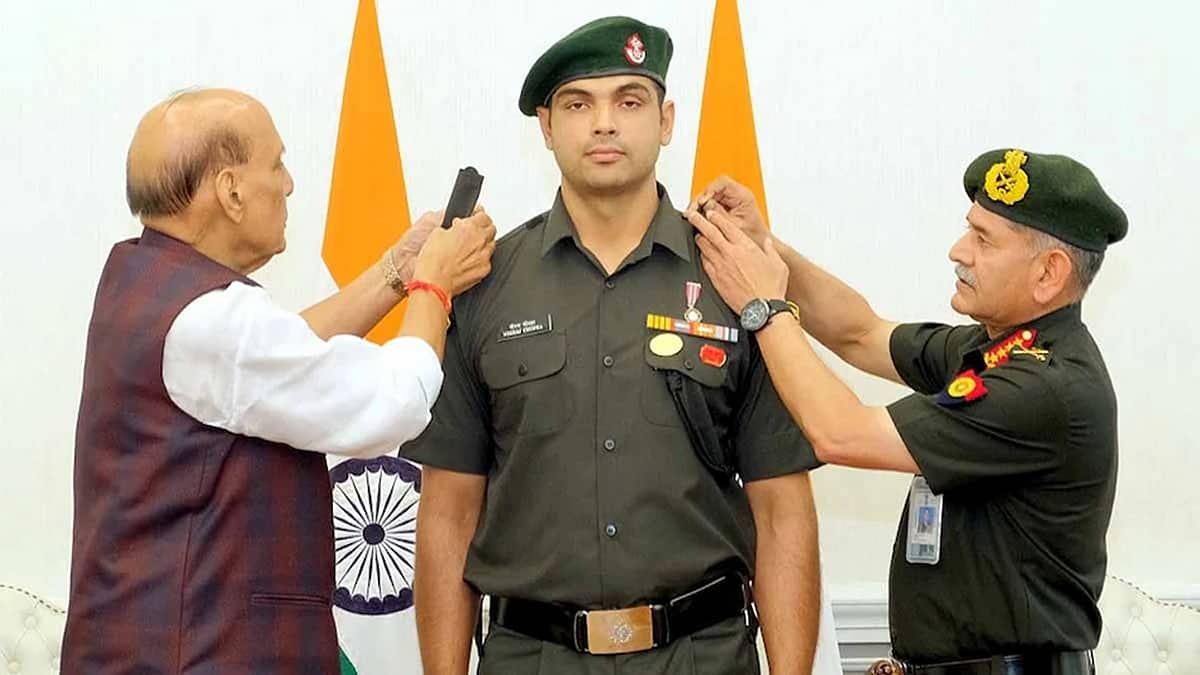 ಭಾರತೀಯ ಸೇನೆಯಲ್ಲಿ ಲೆಫ್ಟಿನೆಂಟ್ ಕರ್ನಲ್ ಹುದ್ದೆ ಅಲಂಕರಿಸಿದ ಜಾವೆಲಿನ್ ಥ್ರೋ ಸ್ಟಾರ್ ನೀರಜ್ ಚೋಪ್ರಾ