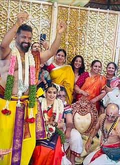 ಗಾಯಕಿ ವಾರಿಜ ಶ್ರೀ ಜೊತೆ ರಘು ದೀಕ್ಷಿತ್ ಸಪ್ತಪದಿ- Photos