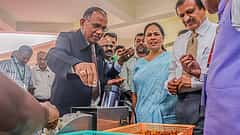 ಮೈಸೂರು ರೇಷ್ಮೆಗೆ ಜಾಗತಿಕ ಬೇಡಿಕೆಯಿದ್ದು, ಗುಣಮಟ್ಟದ ಉತ್ಪಾದನೆಯತ್ತ ಗಮನ ಹರಿಸಬೇಕಿದೆ: ಕೇಂದ್ರ ಸಚಿವೆ ಶೋಭಾ ಕರಂದ್ಲಾಜೆ