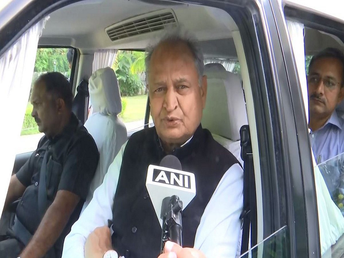 Bihar Polls: ಕೇವಲ 26 ಸೆಕೆಂಡುಗಳಲ್ಲಿ ಬಿಡುಗಡೆಯಾದ NDA ಪ್ರಣಾಳಿಕೆ 'ಸುಳ್ಳಿನ ಸರಮಾಲೆ'; ಅಶೋಕ್ ಗೆಹ್ಲೋಟ್