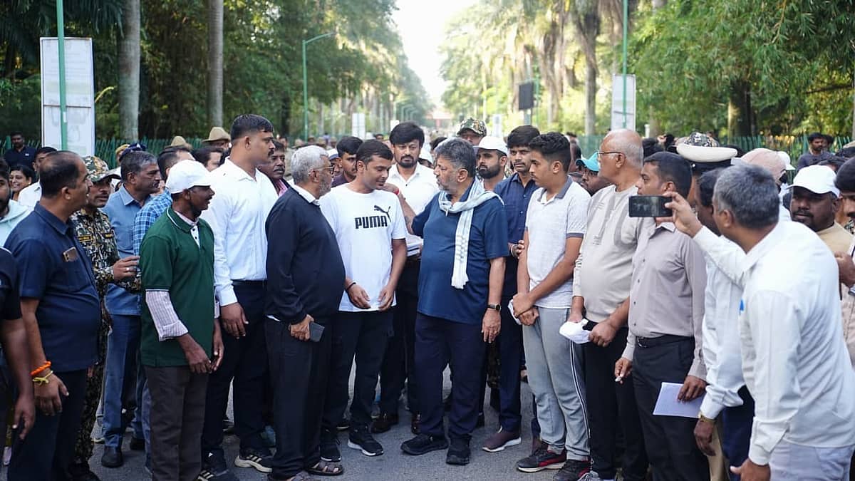 'ಬಿ ಖಾತಾದಿಂದ ಎ ಖಾತಾ' ಪರಿವರ್ತನೆಗೆ ಟೀಕೆ: ಕುಮಾರಸ್ವಾಮಿ ಖಾಲಿ ಟ್ರಂಕ್ ಎಂದ ಡಿಕೆಶಿ!