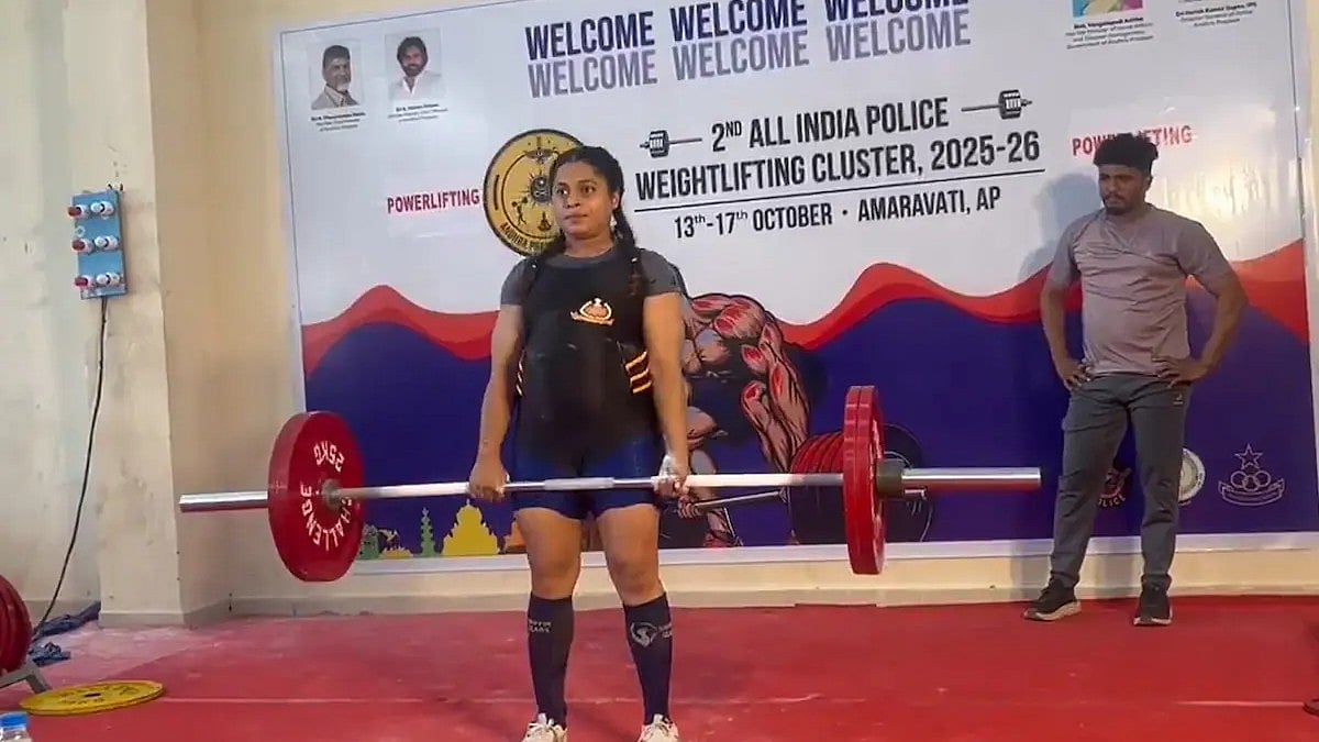ವೇಟ್ಲಿಫ್ಟಿಂಗ್ ಚಾಂಪಿಯನ್ಶಿಪ್: 145 ಕೆಜಿ ತೂಕ ಎತ್ತಿ ಪದಕ ಪಡೆದ 7 ತಿಂಗಳ ಗರ್ಭಿಣಿ; ದೆಹಲಿ ಪೊಲೀಸ್ ಕಾನ್ಸ್ಟೇಬಲ್ ಸಾಧನೆಗೆ ಅಭಿನಂದನೆಗಳ ಮಹಾಪೂರ!